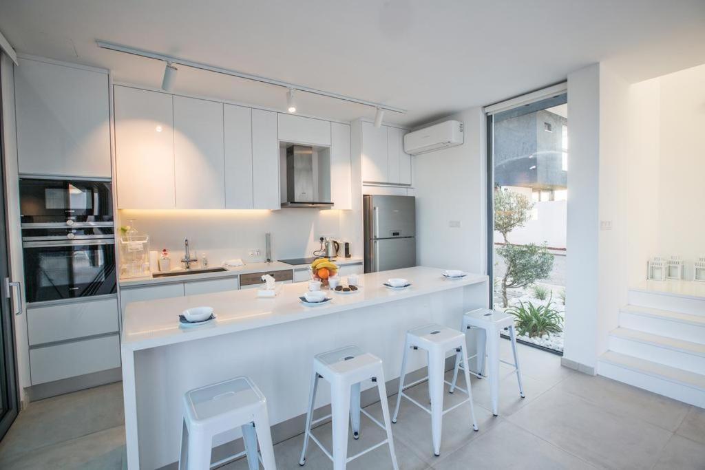 The White H Villa, Protaras, Fresh And Peaceful พาราลิมนี ภายนอก รูปภาพ