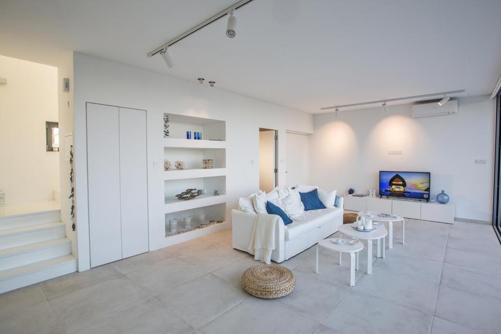 The White H Villa, Protaras, Fresh And Peaceful พาราลิมนี ภายนอก รูปภาพ